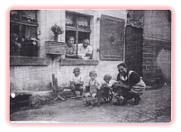 Das Haus der Familie Schlüter vor dem Neubau.